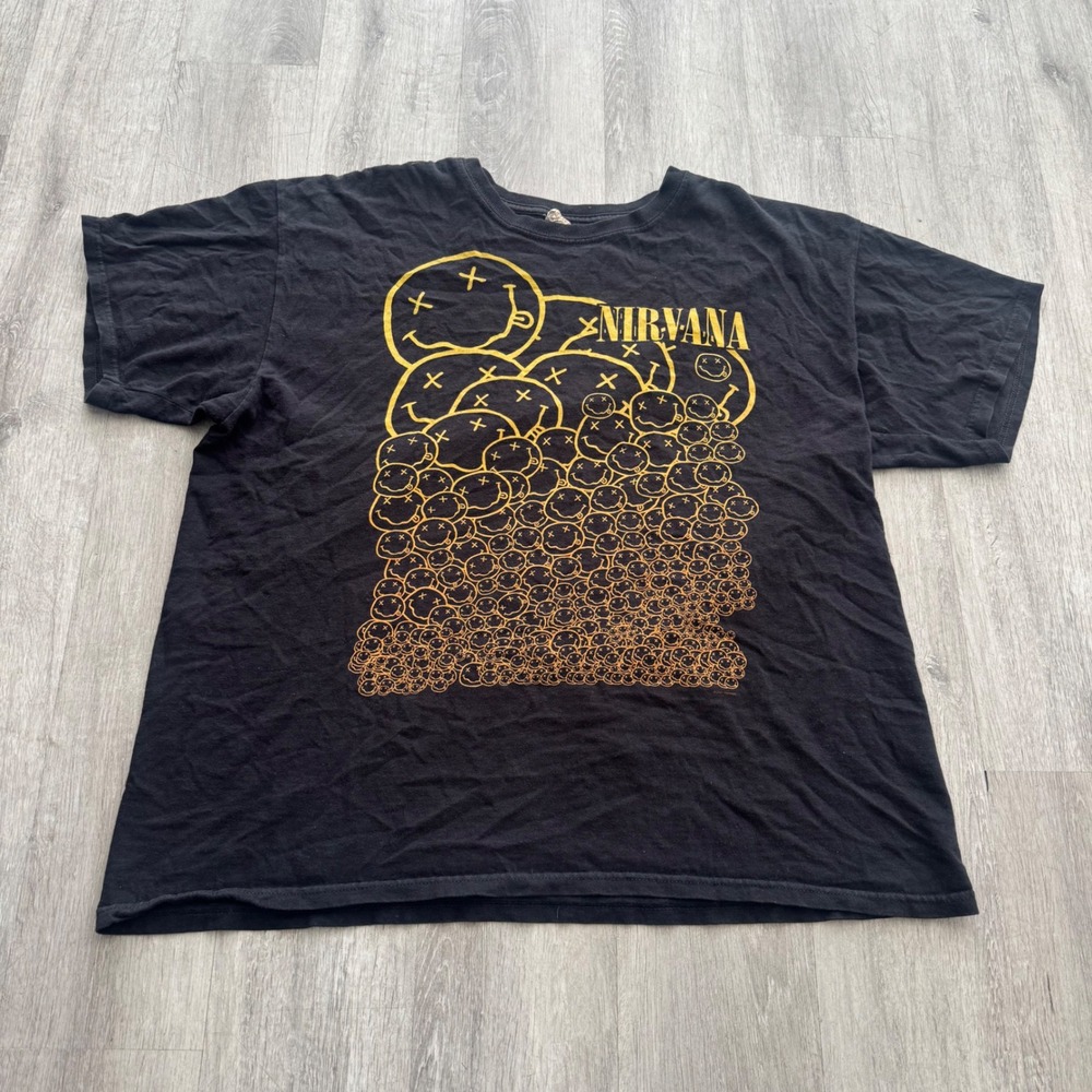 Nirvana Smiley Face Pile Graphic T-Shirt Black 2007 Band Tee XL Anvil Cotton